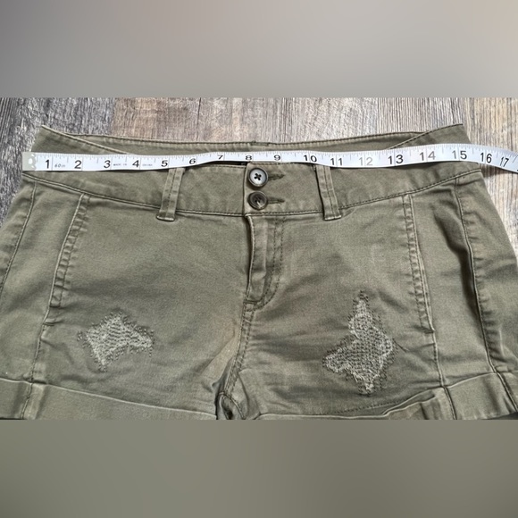 Express Womens Shorts Olive Distressed Khaki Size 2 - Picture 7 of 8